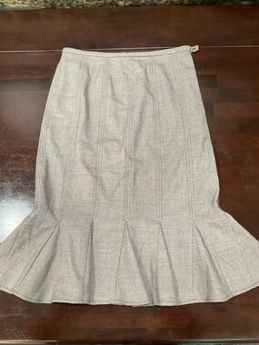 SUNNY LEIGH SKIRT WITH RUFFLE BOTTOM